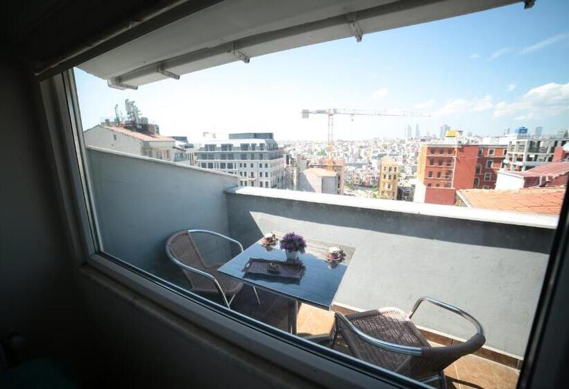 ホテル Taksim Trust