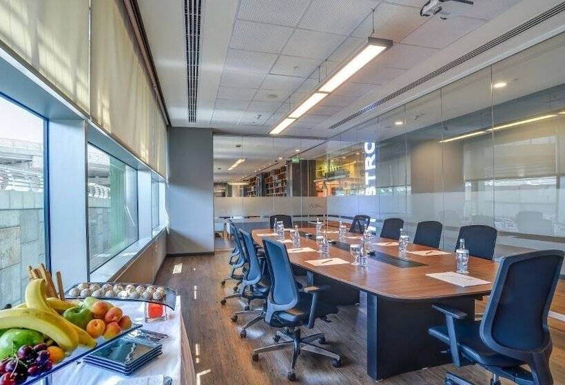 Tav Airport Hotel Izmir