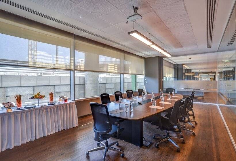 Tav Airport Hotel Izmir