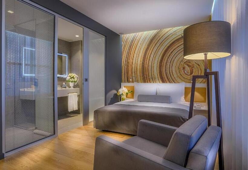 Tav Airport Hotel Izmir