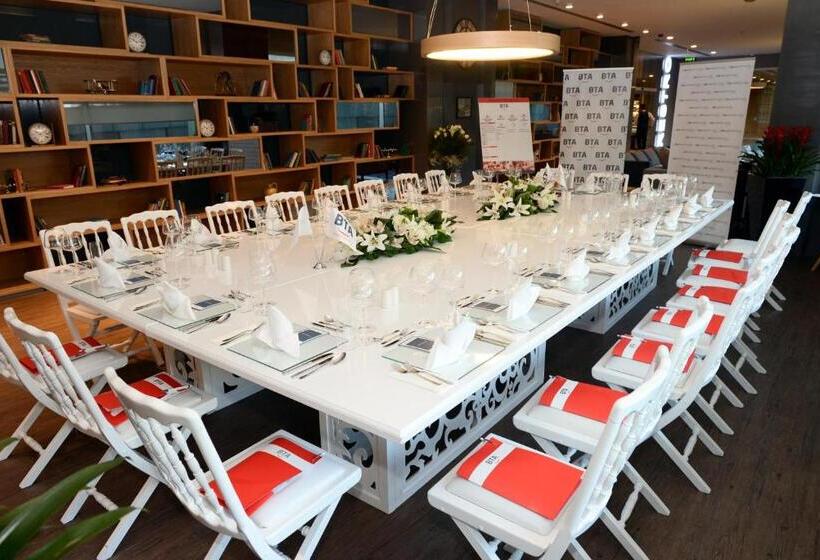 Tav Airport Hotel Izmir