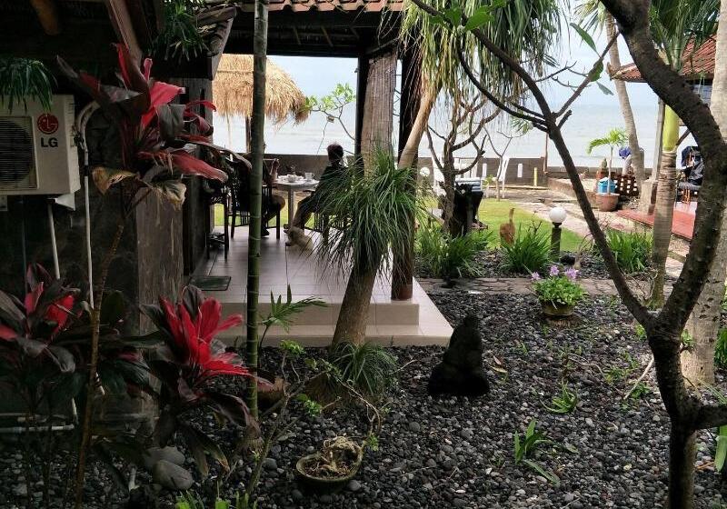 בית מלון כפרי Temple Cafe & Seaside Cottages