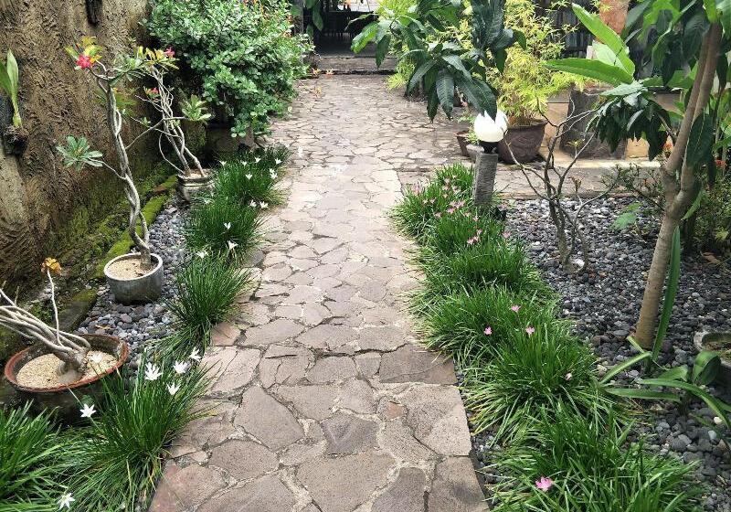 בית מלון כפרי Temple Cafe & Seaside Cottages