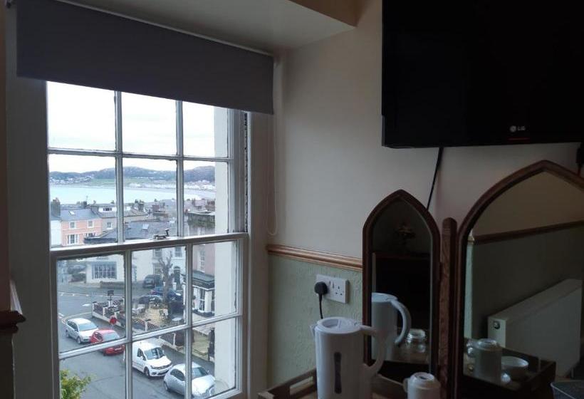 בית מלון כפרי The Chelsea