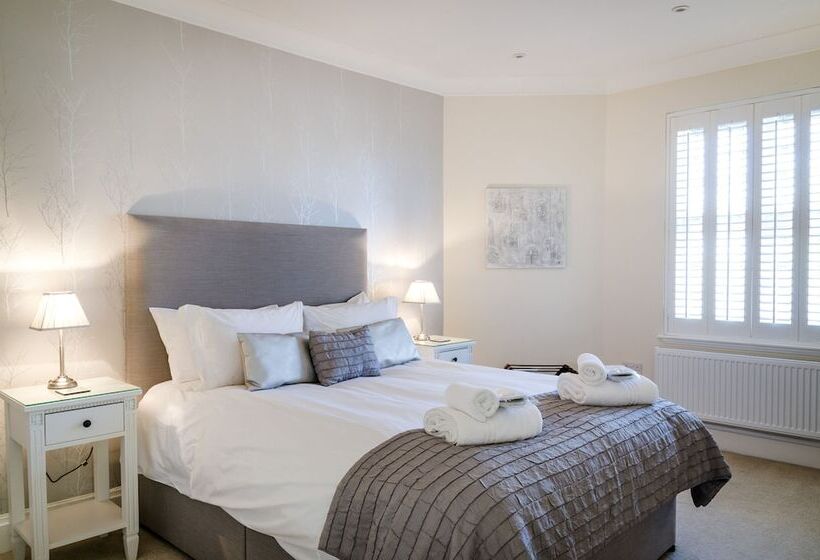 호텔 The Rising Sun