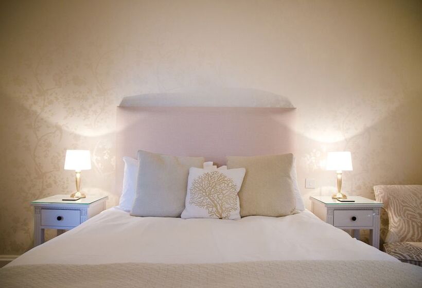 호텔 The Rising Sun