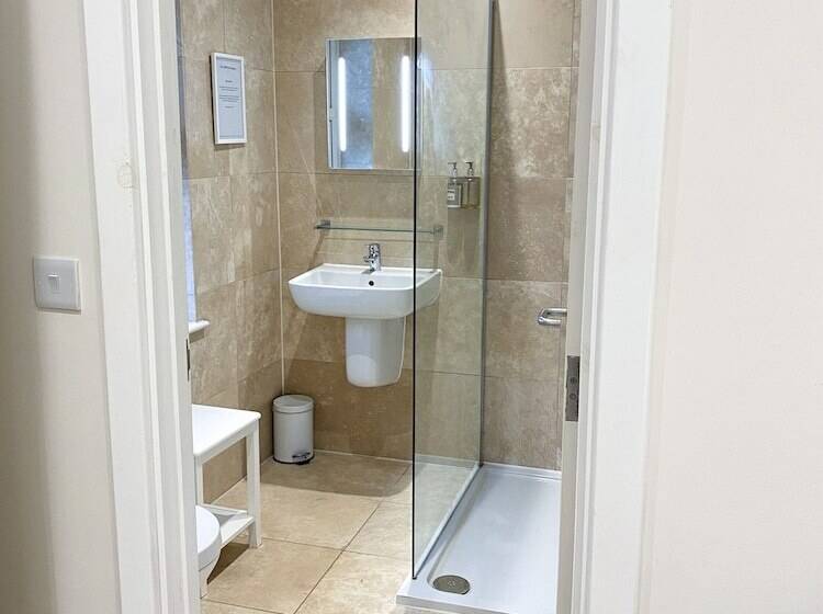 호텔 The Rising Sun