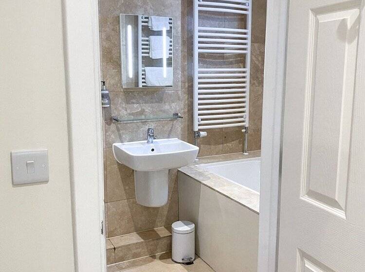 호텔 The Rising Sun