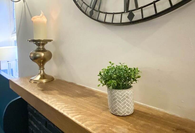 호텔 The Rising Sun