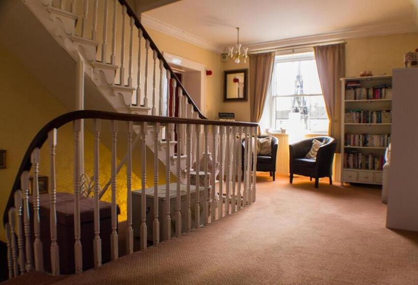 Отель The Royal Oak