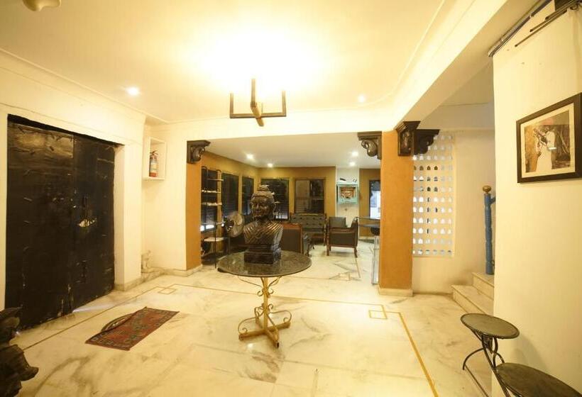 酒店 Udai Niwas  By The Lake