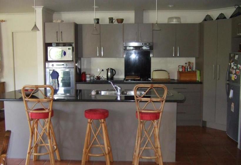 Jade Owl Bed And Breakfast