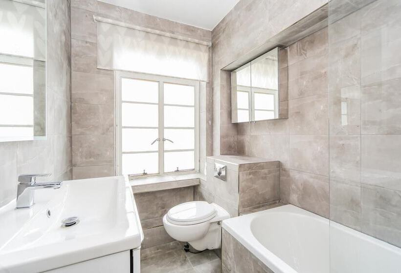 Luxury Baker Street Apartment