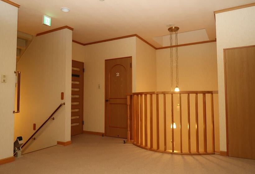 Otaru Ekimae Guest House Ito   Hostel