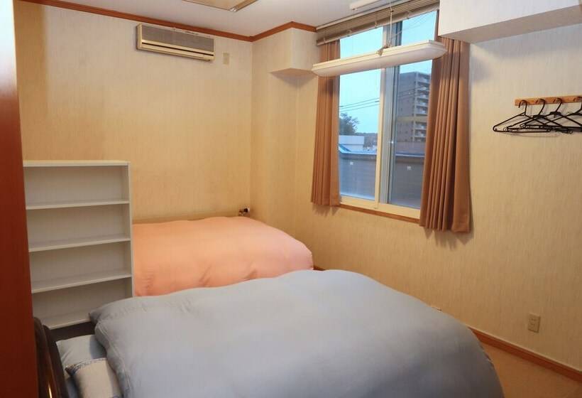 Otaru Ekimae Guest House Ito   Hostel