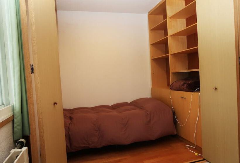 Otaru Ekimae Guest House Ito   Hostel