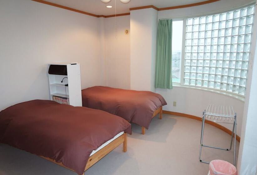 Otaru Ekimae Guest House Ito   Hostel