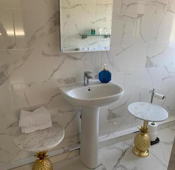 ペンション Brooke Lodge Guesthouse