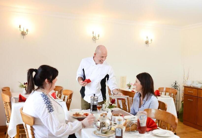 ペンション Brooke Lodge Guesthouse