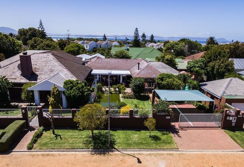 펜션 Brown Jug Guest House