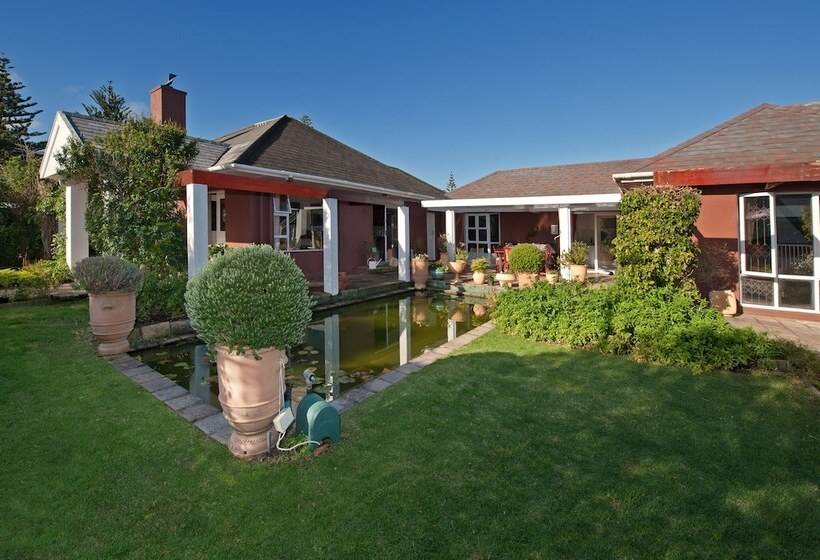 펜션 Brown Jug Guest House