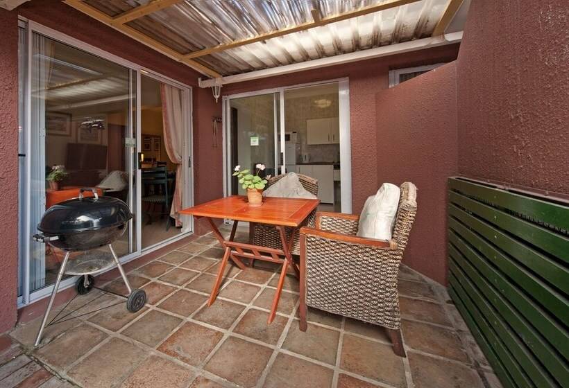 펜션 Brown Jug Guest House