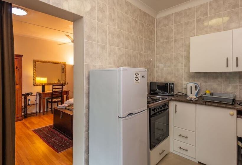 펜션 Brown Jug Guest House