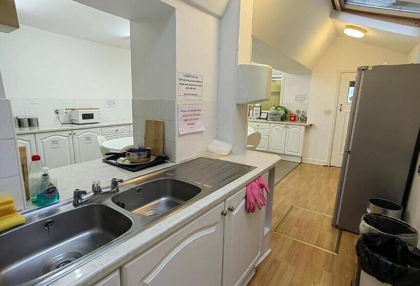 פנסיון The Cardigan Bay Guest House