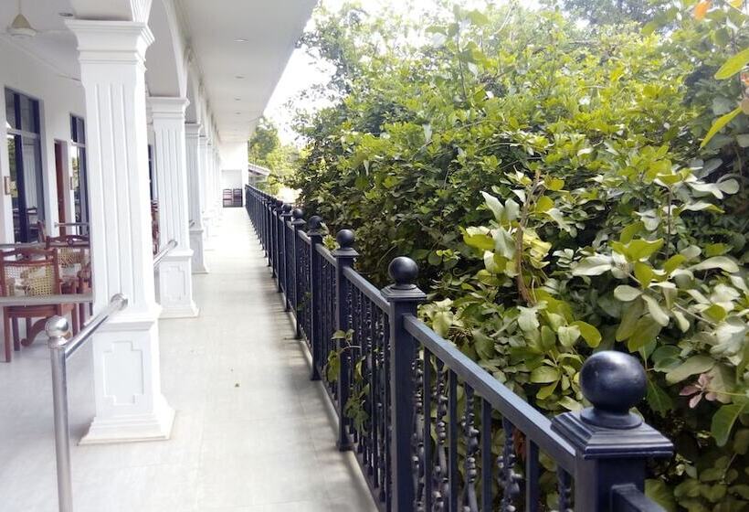 פנסיון Centauria City