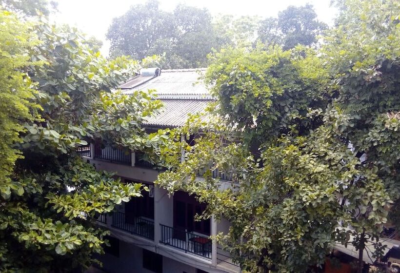 פנסיון Centauria City