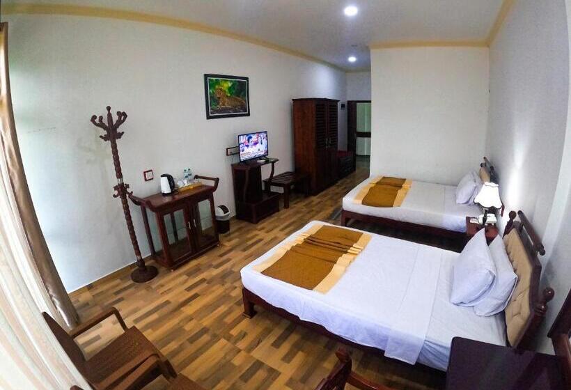 פנסיון Centauria City