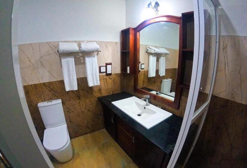 פנסיון Centauria City