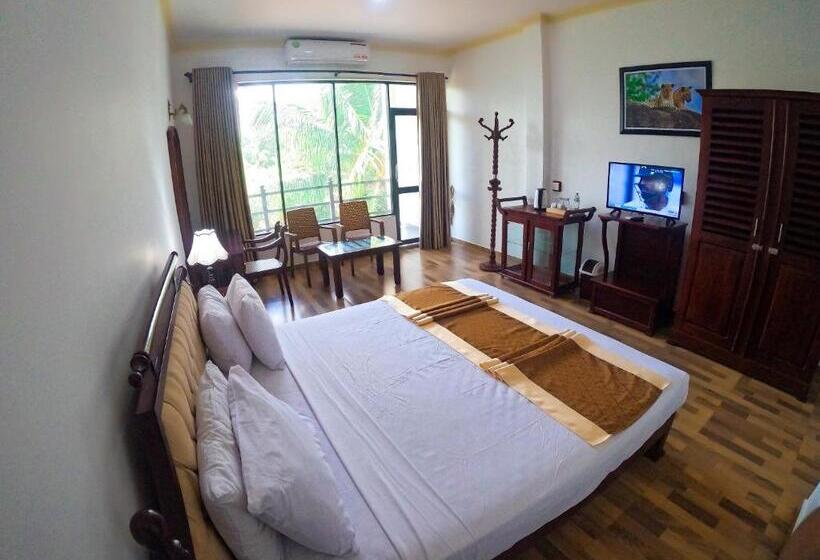 פנסיון Centauria City