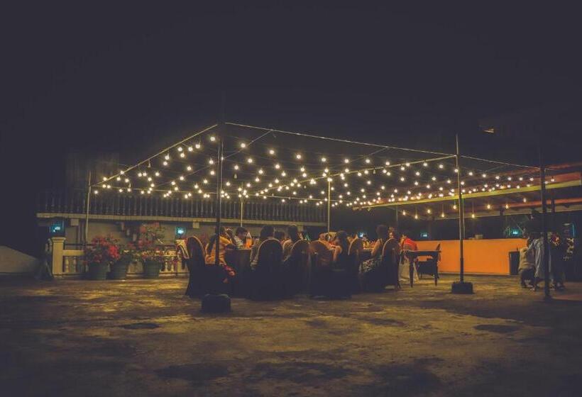 פנסיון Centauria City