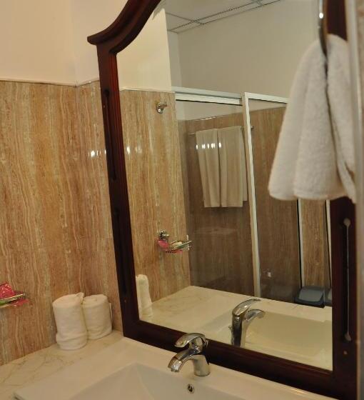 פנסיון Centauria City