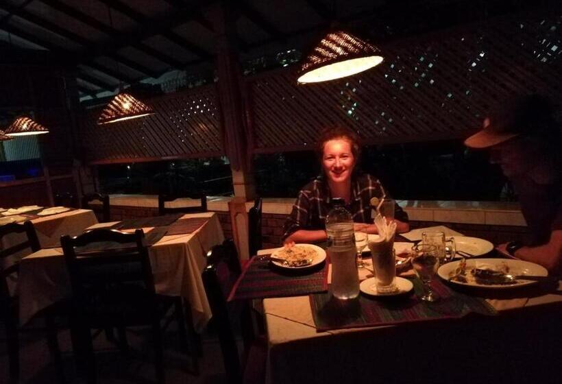 פנסיון Centauria City