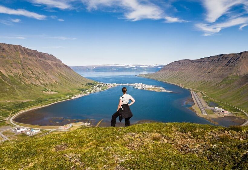 پانسیون Guesthouse Isafjordur Gamla