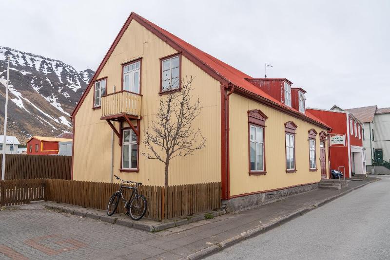 پانسیون Guesthouse Isafjordur Gamla