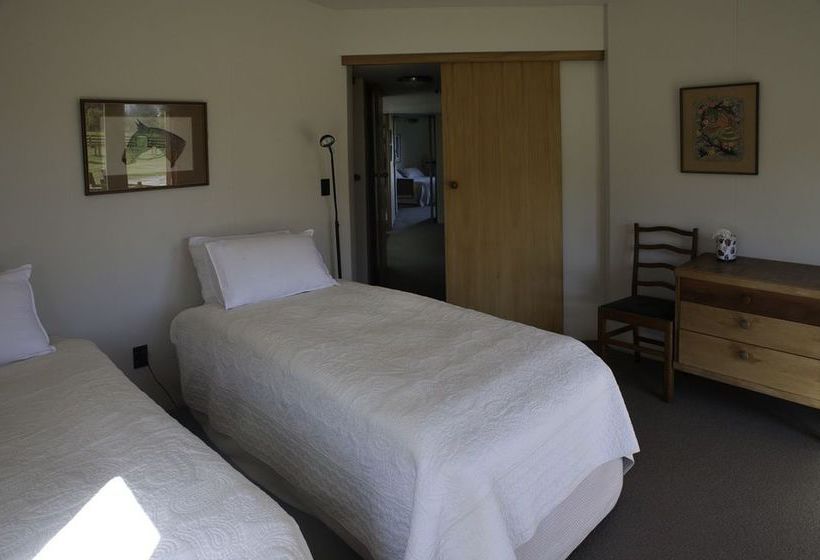 פנסיון John's House