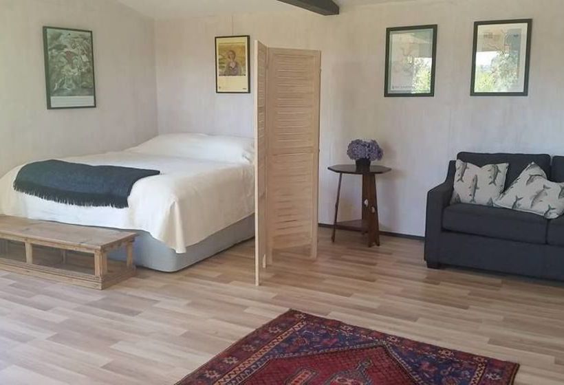 פנסיון John's House