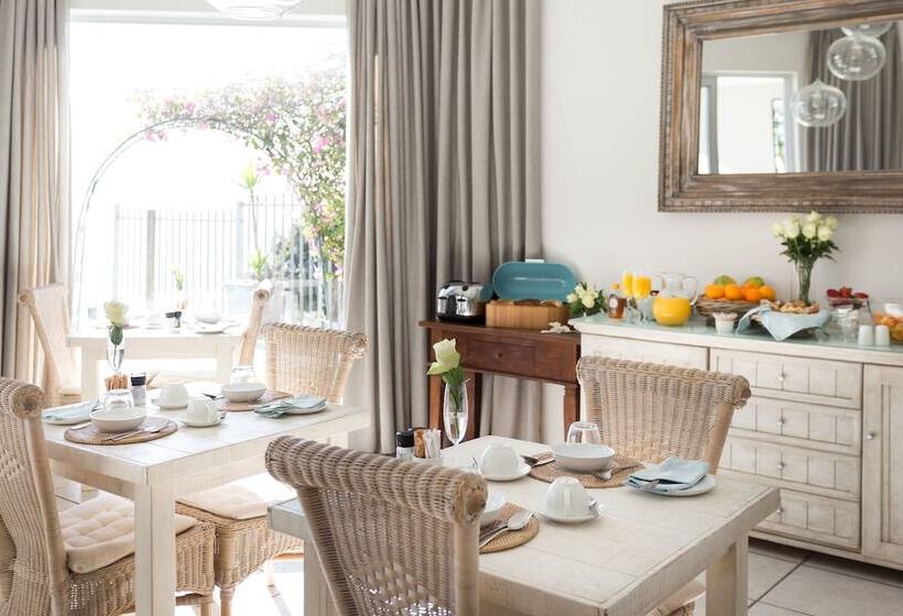 پانسیون Ocean Watch Guesthouse