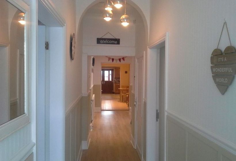 Пансион Redroofs