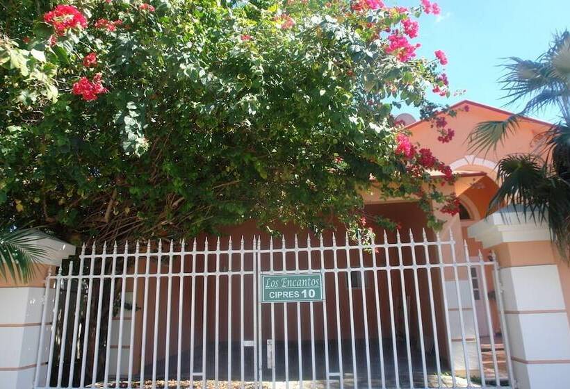 פנסיון Residencia Los Encantos