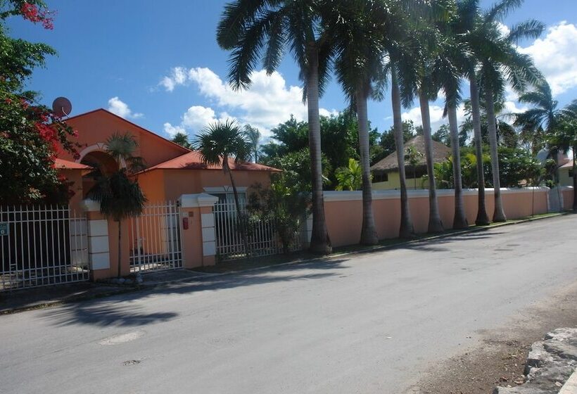 פנסיון Residencia Los Encantos