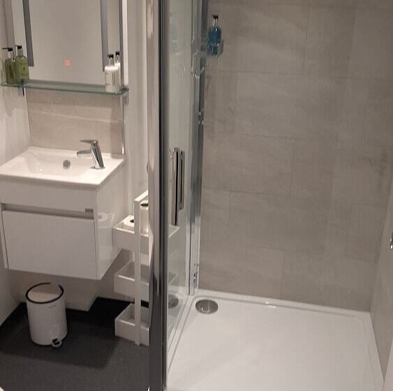 Пансион The Sportsview Guest House