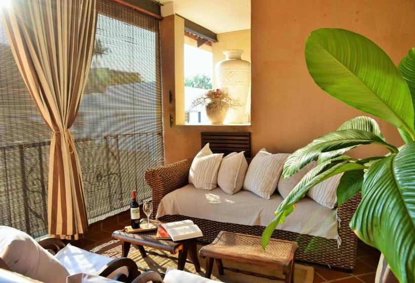 ペンション The Vineyard On Ballito