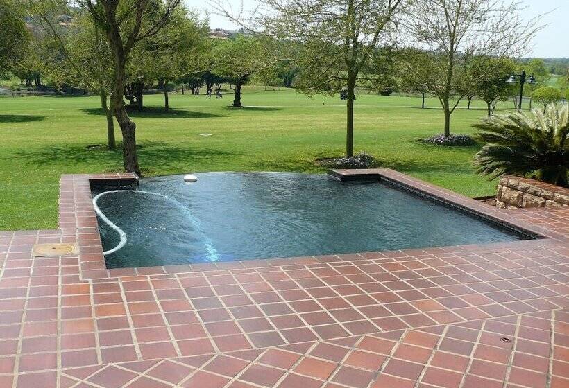 膳宿费 The Woodpecker Inn