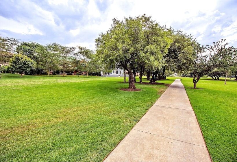 膳宿费 The Woodpecker Inn