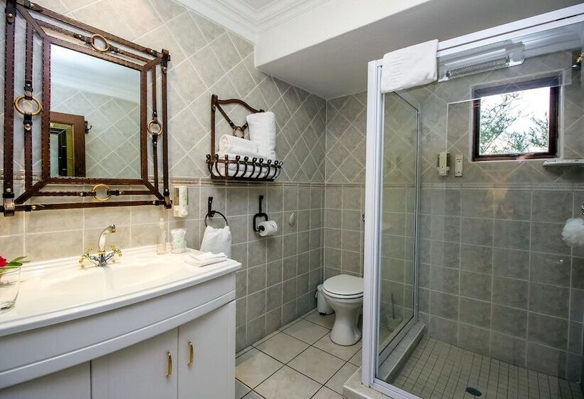 膳宿费 The Woodpecker Inn