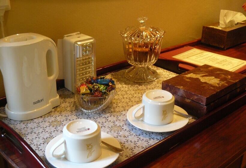 膳宿费 The Woodpecker Inn